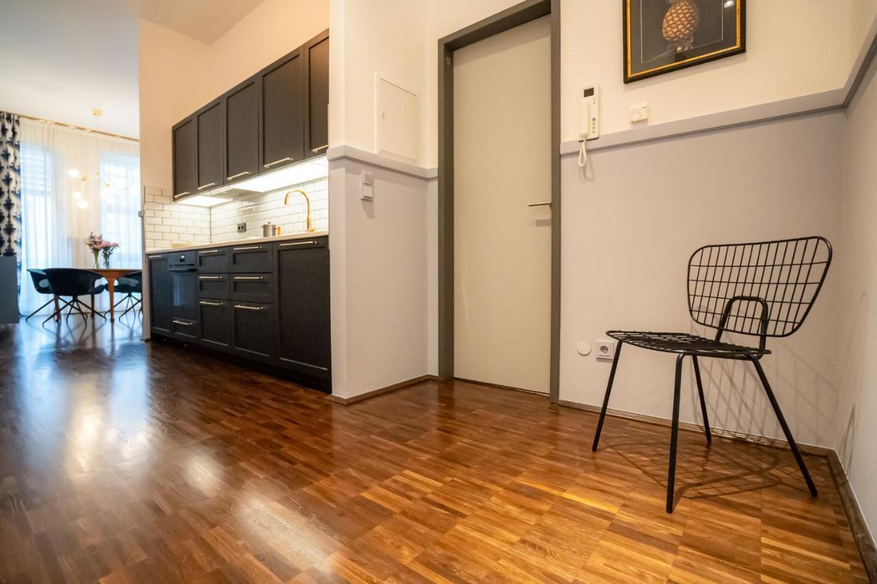 Designer Loft-Ferienwohnung Im Zentrum Mit Tiefgaragen-Parkplatz, Waschmaschine Und Privatterrasse Лейпциг Экстерьер фото