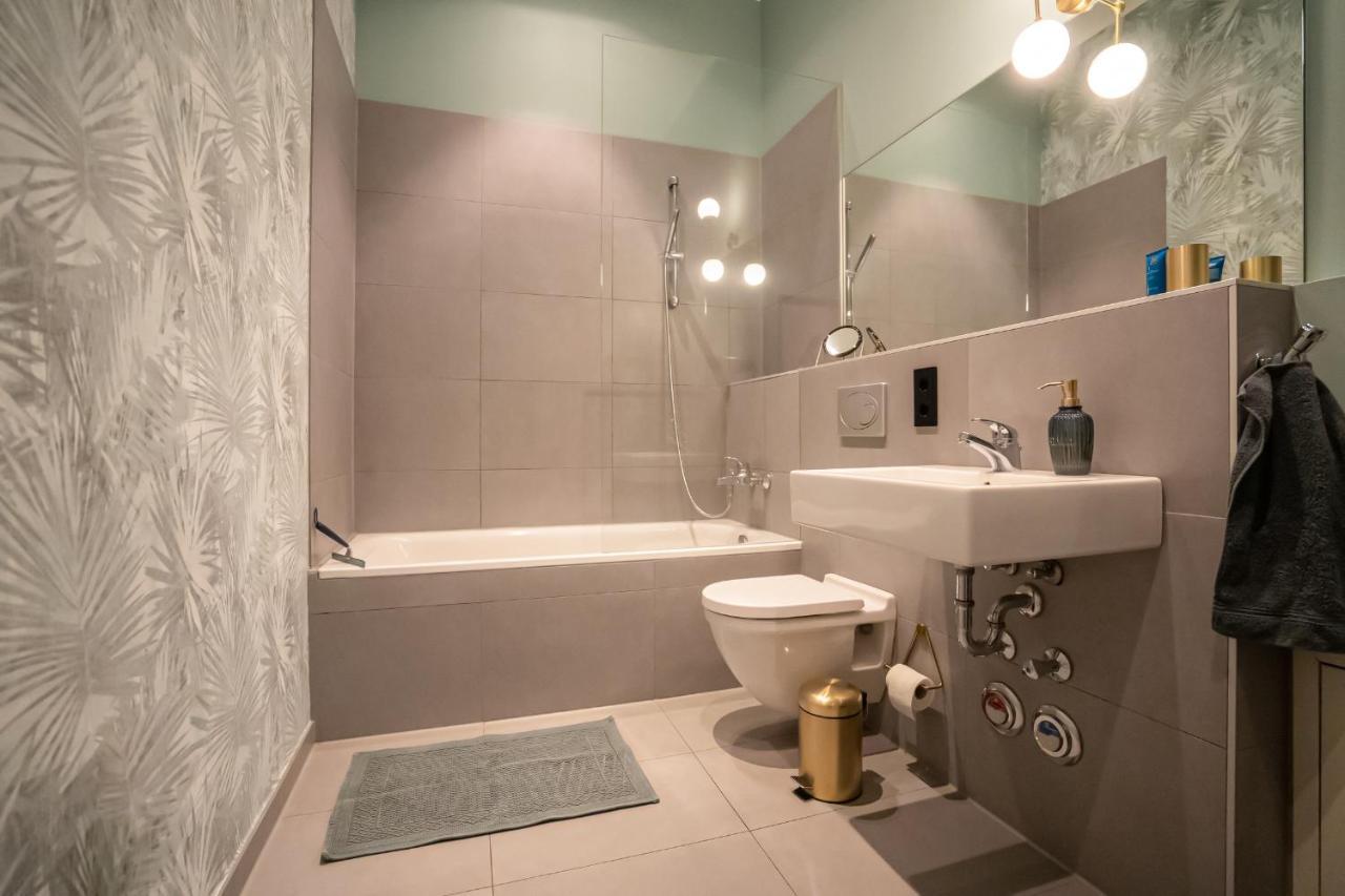 Designer Loft-Ferienwohnung Im Zentrum Mit Tiefgaragen-Parkplatz, Waschmaschine Und Privatterrasse Лейпциг Экстерьер фото